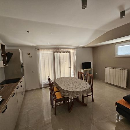 Filip Apartment Omiš Buitenkant foto