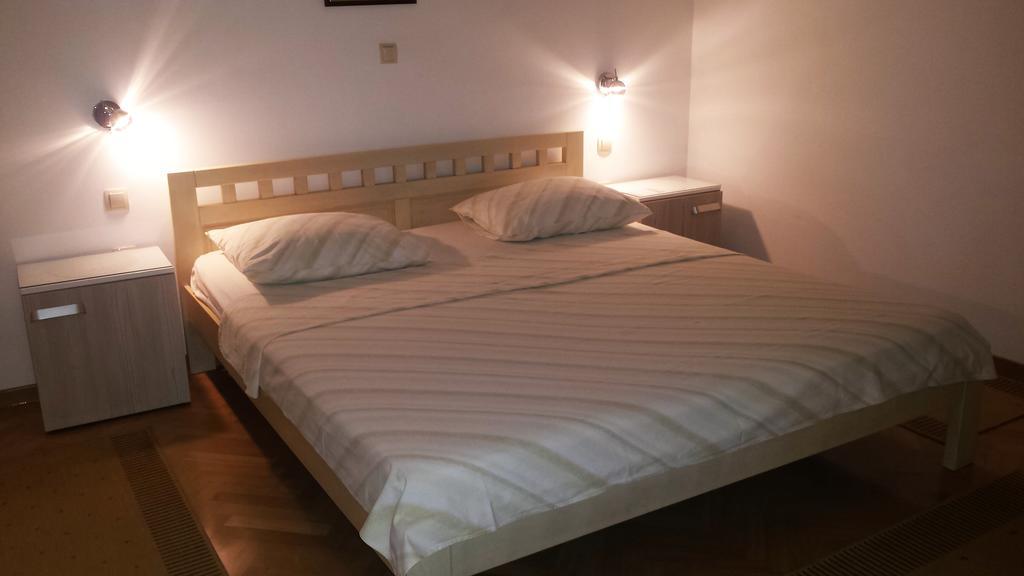 Filip Apartment Omiš Buitenkant foto